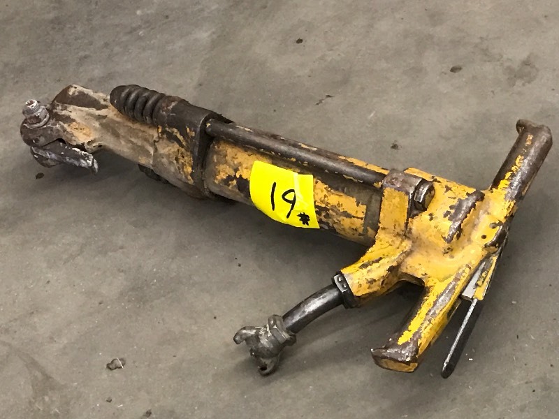 lot 61 image: Commercial 90# Jackhammer