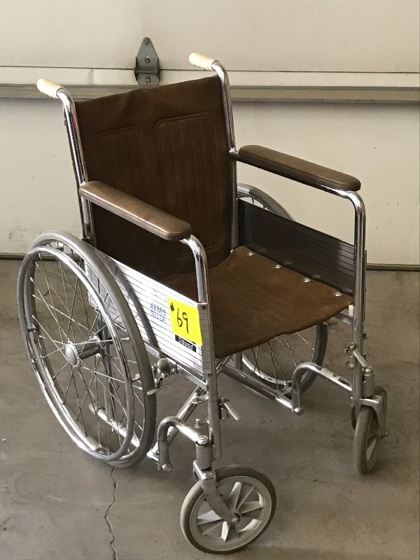 lot 69 image: Youth Wheel Chair