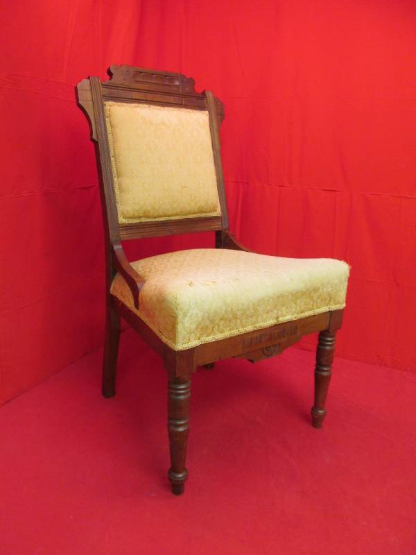 lot 3 image: vintage side chair