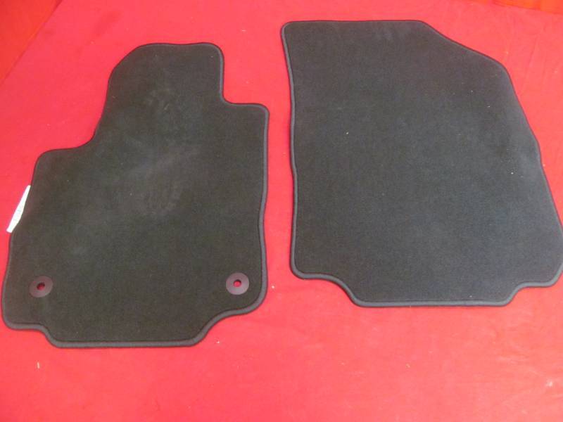 lot 33 image: Impala floor mats