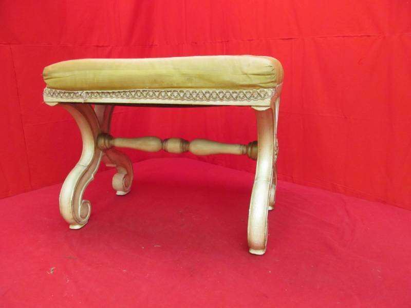 lot 43 image: Bedside stool