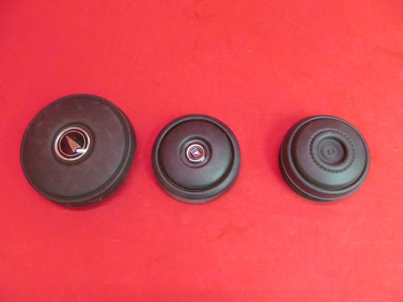 lot 48 image: Steering Wheel Horn Pads