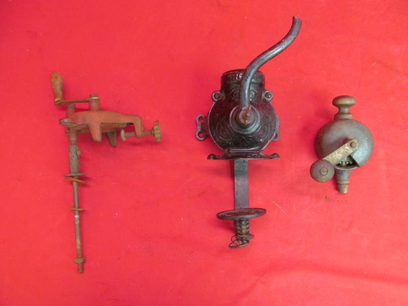 lot 59 image: Antique hand drill