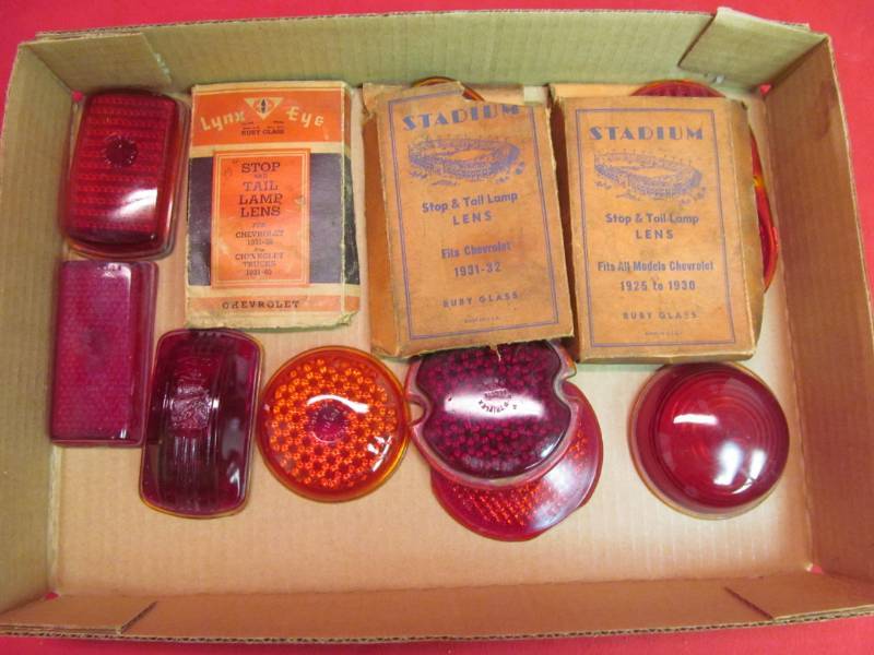 lot 61 image: Various Vintage Red lights