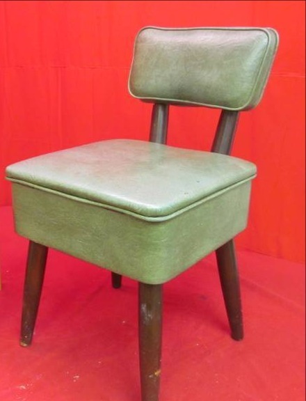 lot 105 image: Sewing chair
