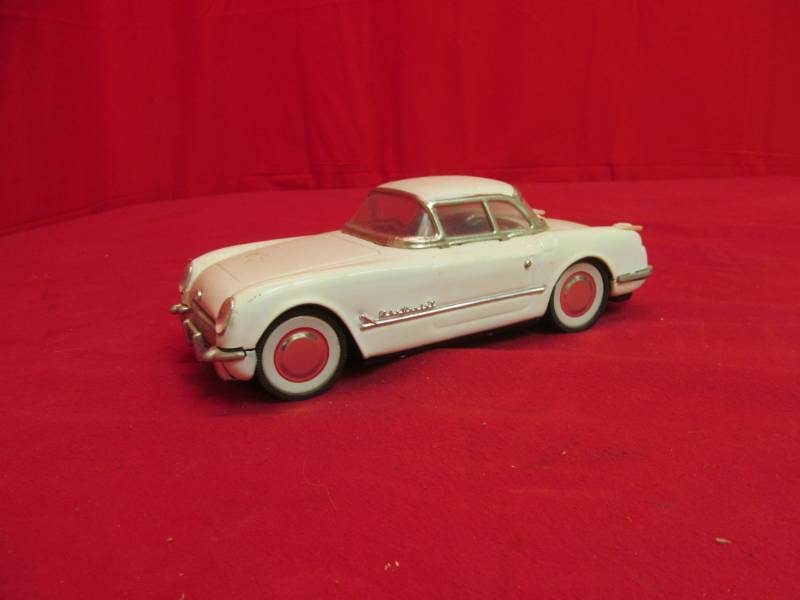 lot 120 image: Friction drive 124 scale Corvette