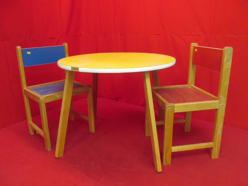 lot 111 image: 2 childrens chairs with table