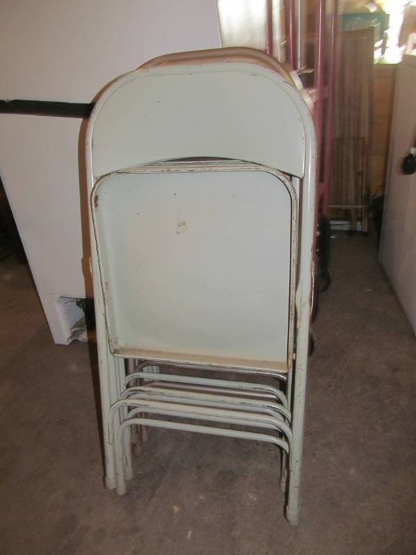 lot 178 image: 7 metal folding chairs