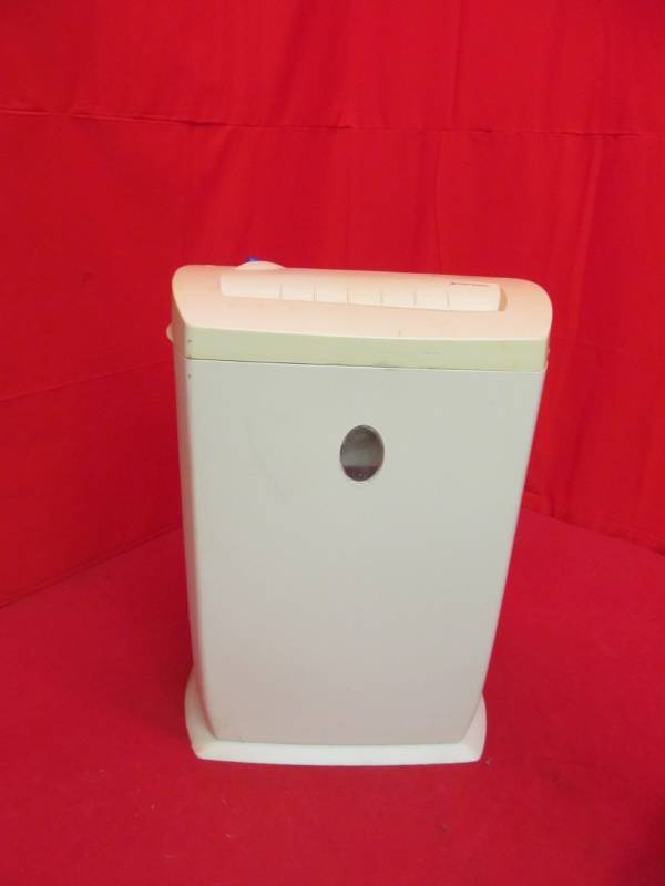 lot 182 image: Royals paper shredder