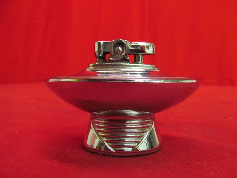 lot 266 image: Ronson lighter