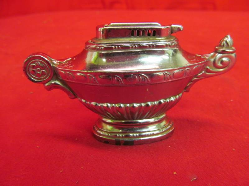 lot 267 image: Lighter
