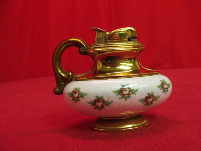 lot 281 image: Rose dcor lighter