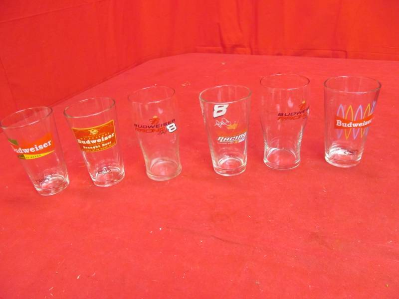 lot 287 image: Budweiser glasses