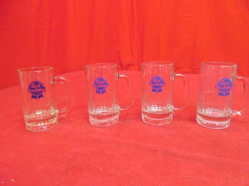 lot 290 image: 4 Pabst Blue Ribbon mugs