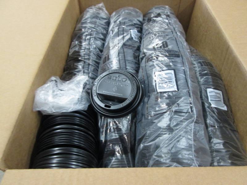 Box of Solo Traveler Lids Black ...