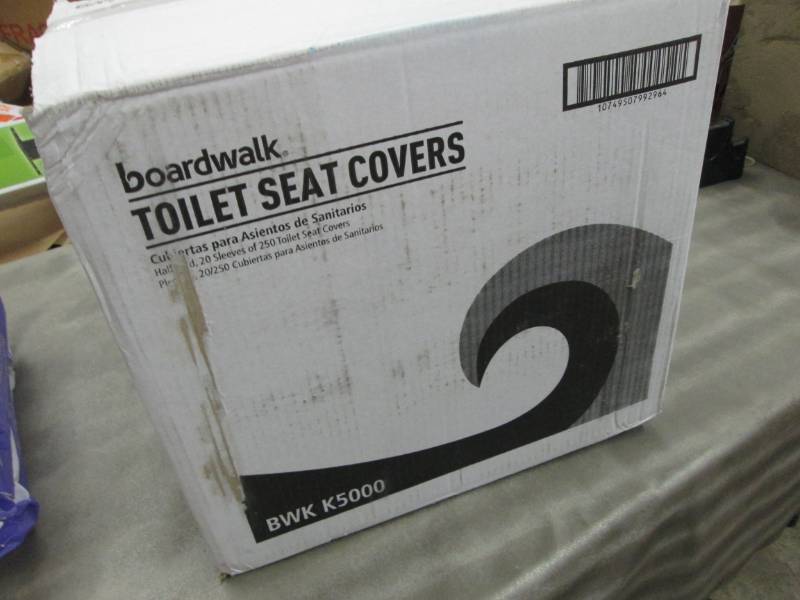 Boardwalk Premium Half-Fold Toilet ...