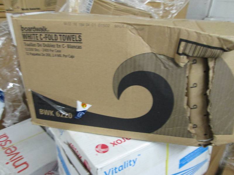 Boardwalk White C-Fold Paper Towels...