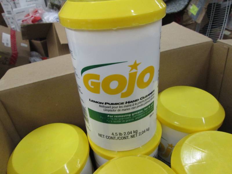 GoJo 4.5 lb Lemon Scent Pumice Hand...