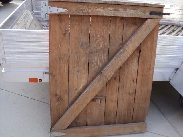 almost new cedar gate 34 x 44...