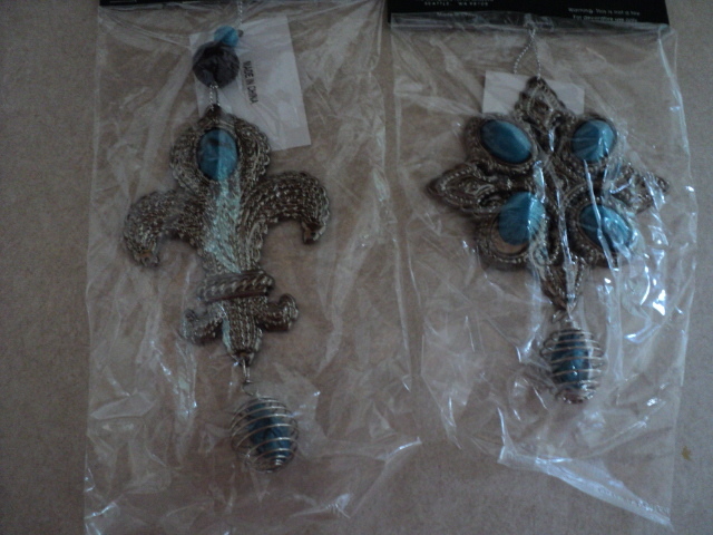 150 new Christmas ornaments, 72 sil...