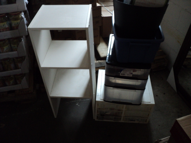 6 storage containers...