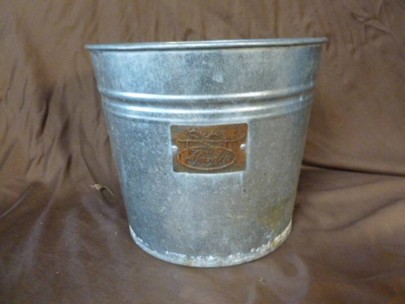 lot 19 image: Galvanized Steel Planter