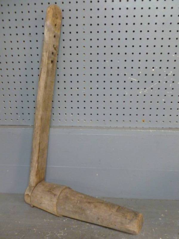 lot 24 image: Antique Wooden Handle
