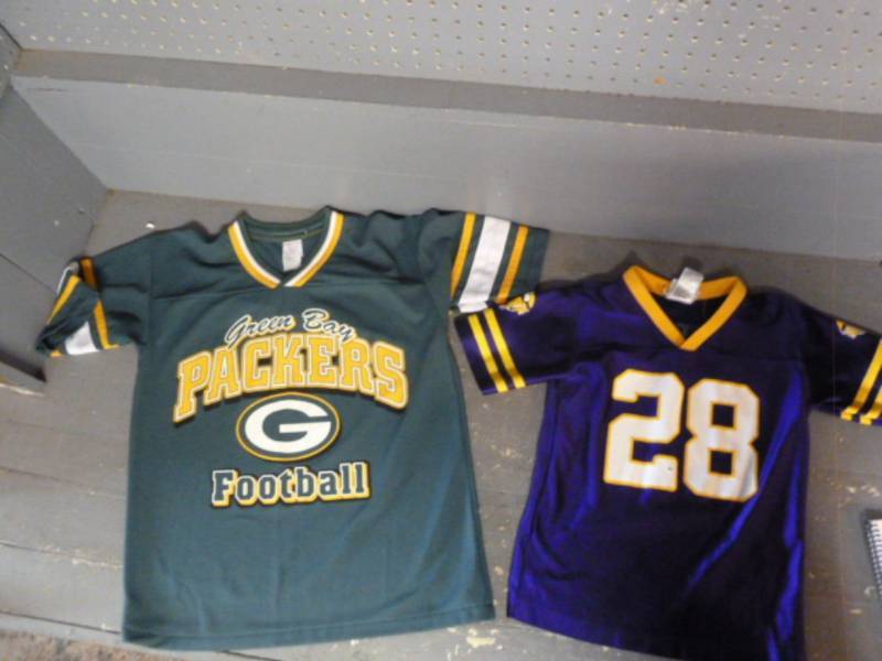 lot 40 image: Sports Jerseys