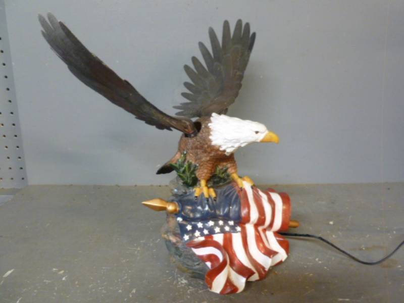 lot 53 image: Eagle Mantle Decoration