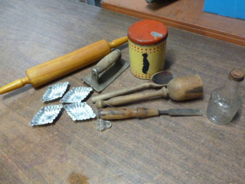 lot 59 image: Vintage Items