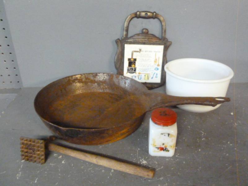 lot 82 image: Vintage Kitchen