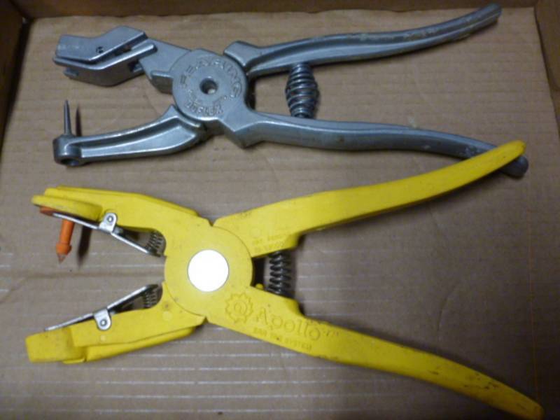 lot 103 image: Livestock Tools
