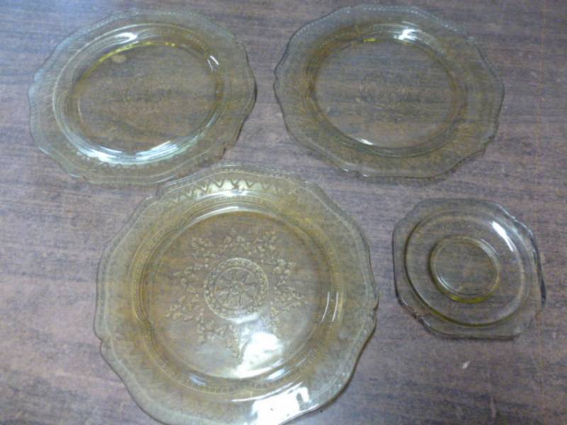 lot 120 image: Depression Glass