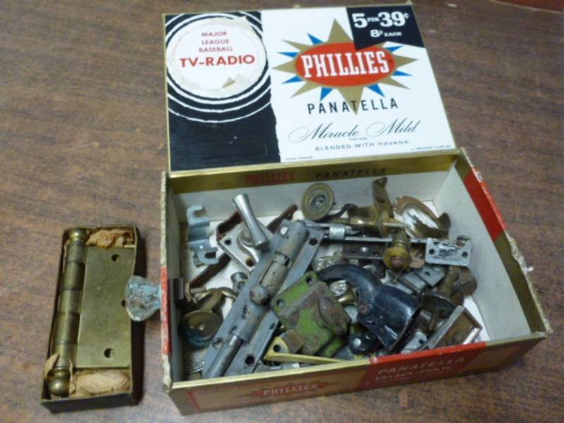 lot 125 image: Vintage Cabinet Hardware