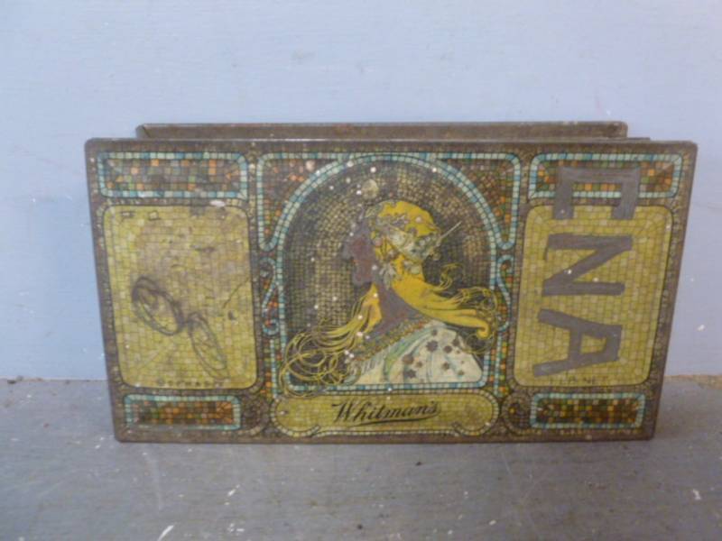 lot 131 image: Vintage Metal Container