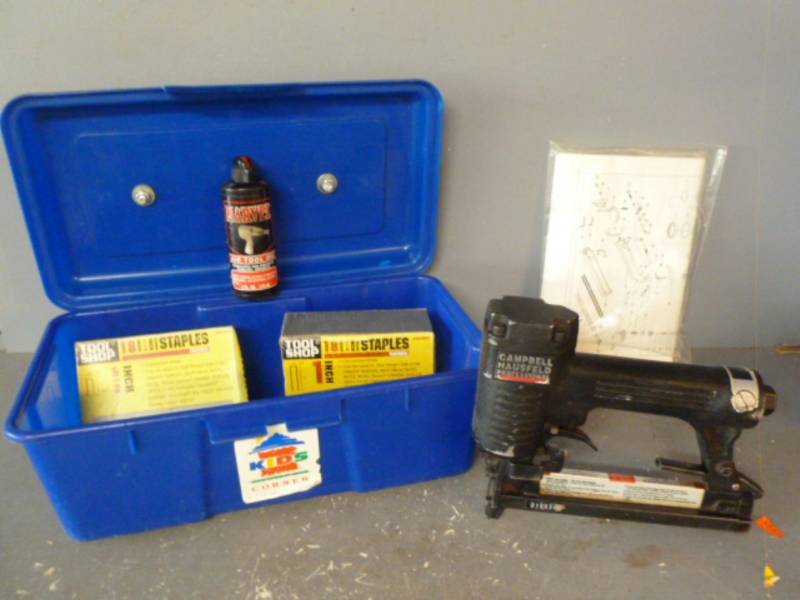 lot 172 image: Air Stapler