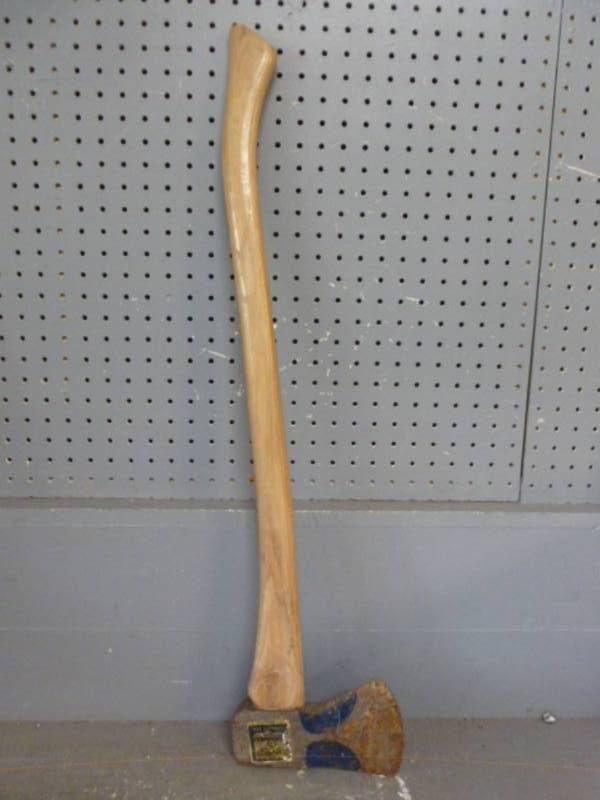 lot 176 image: Collins Axe