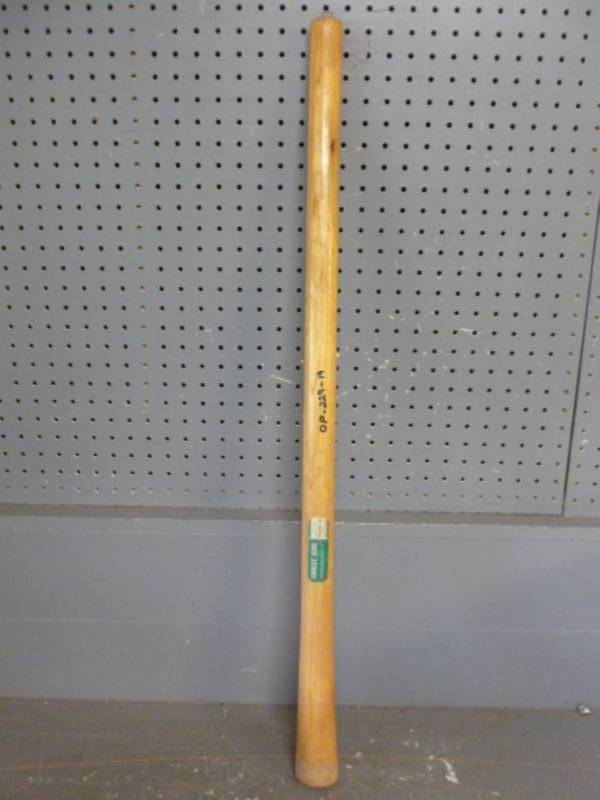 lot 180 image: New Maul Handle