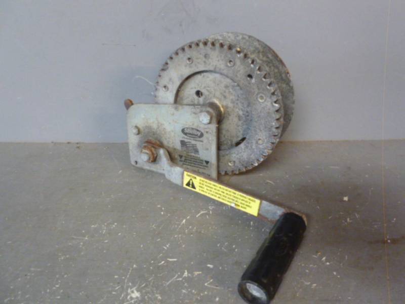 lot 203 image: Winch