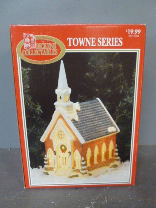 lot 209 image: Dickens Collectibles