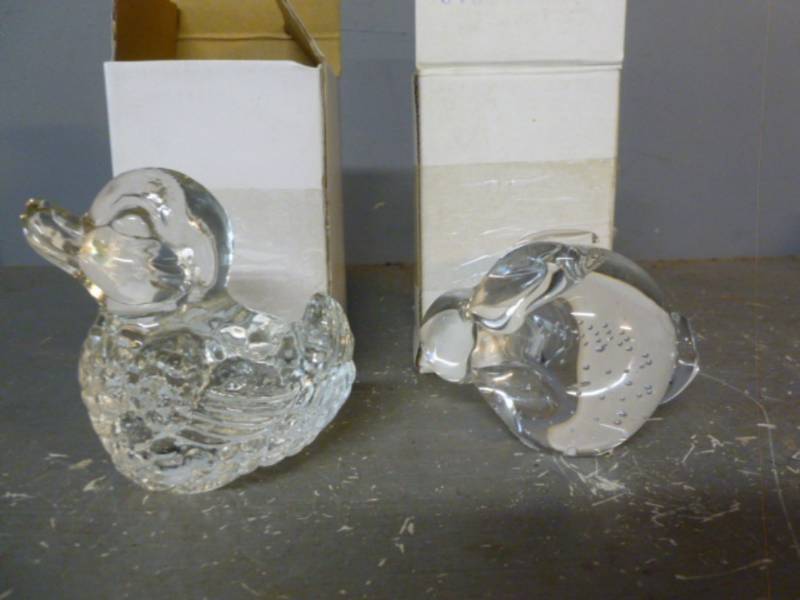 lot 238 image: Paper Weight