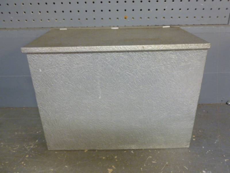 lot 246 image: Vintage Milk Box