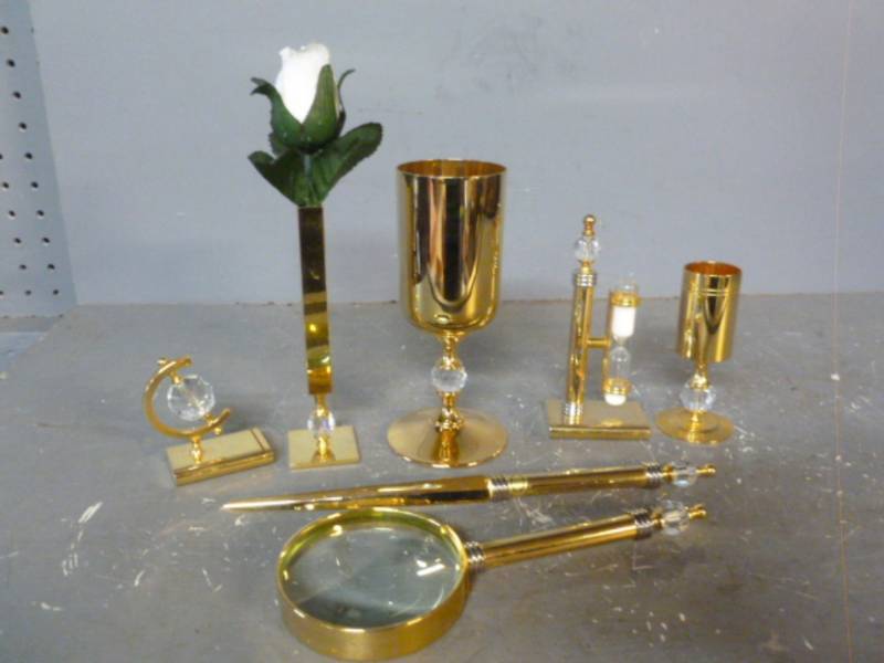 lot 247 image: Brass Items