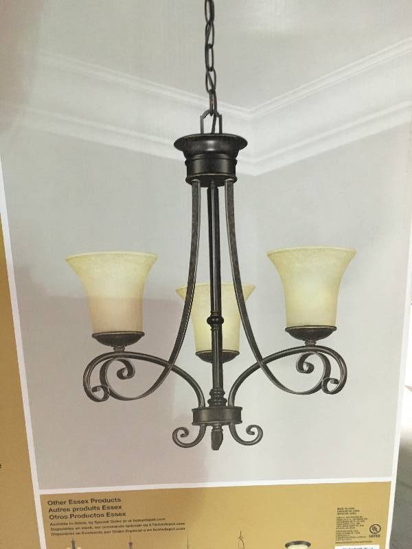 Hampton Bay 512220 Essex 3-light Aged Black Hanging Chandelier Tea Stained Glass new