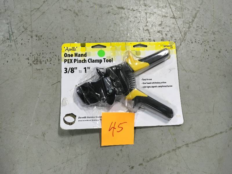 APOLLO 38 in. to 1 in. 1-Hand PEX Pinch Clamp Tool not used