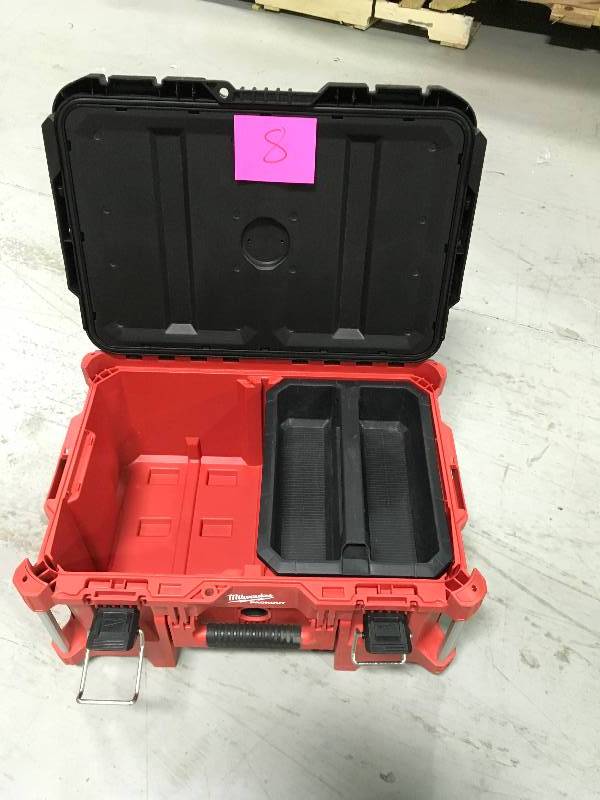 lot 8 image: Milwaukee 48-22-8425 Packout Large Tool Box not used