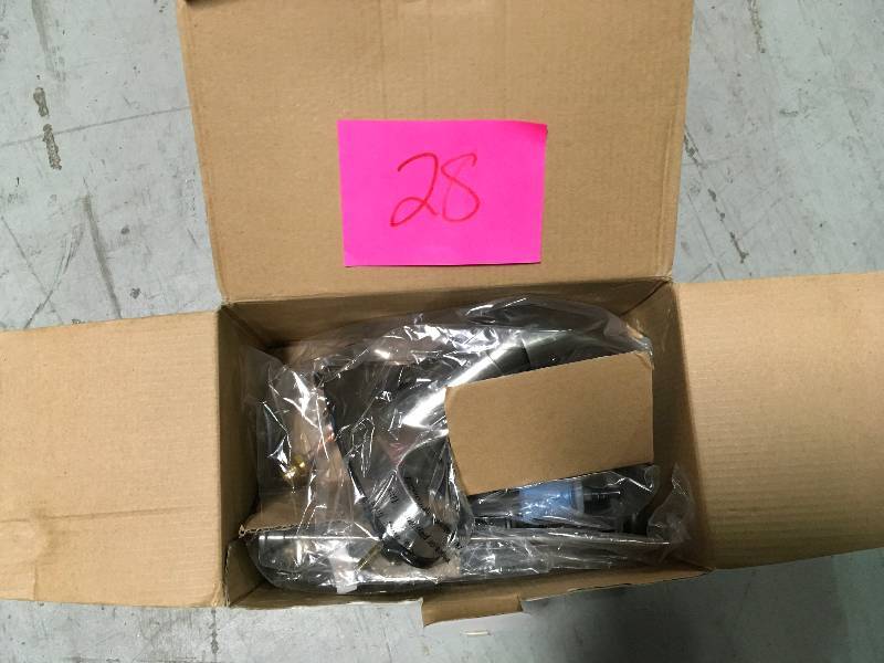 lot 28 image: Glacier HD67211W-6204 Bay Aragon 4 Centerset Single-Handle Low-Arc Bathroom Faucet in good conditions