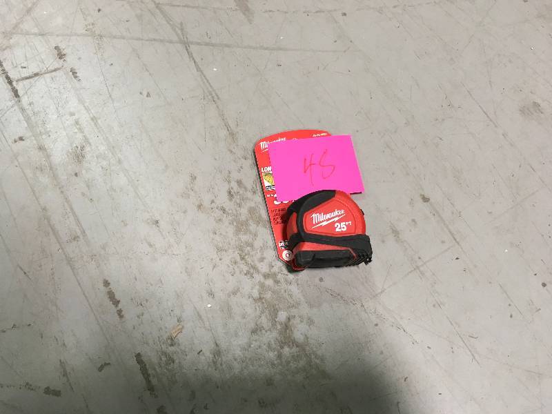 lot 48 image: Milwaukee 48-22-6625 25 Foot Heavy Duty Tape Measure