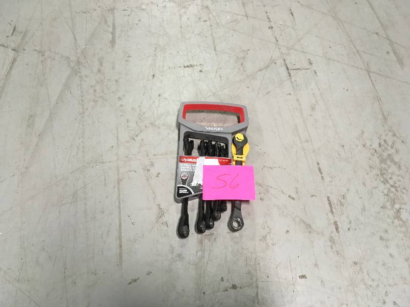 lot 56 image: HUSKY 100-Position Double Ratcheting Wrench Set SAE (6-Piece) in good conditions