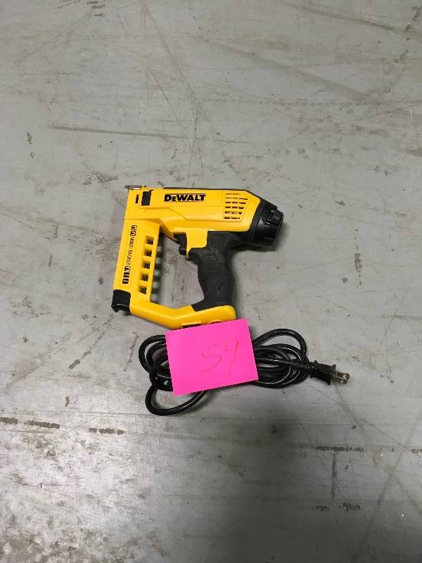 lot 59 image: DEWALT 5-in-1 Multi-Tacker and Brad Nailer  USED in working conditions